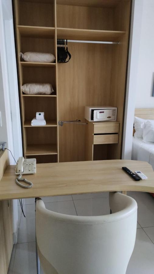 Edificio Century Plaza Apartment